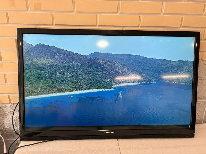 Телевизор GRUNDIG 46 дюймов