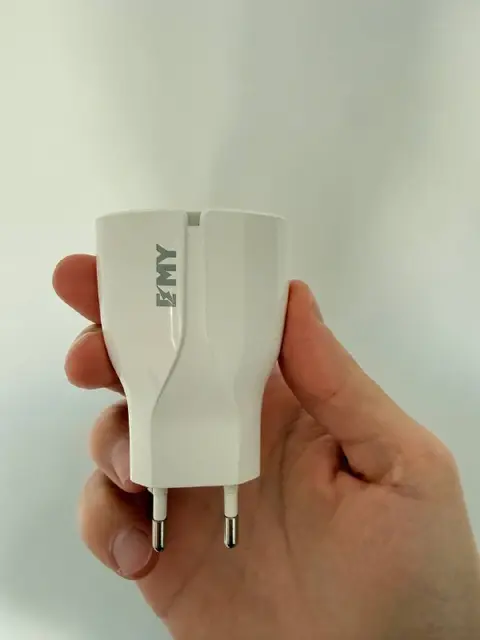 Сетевое зарядное устройство для телефонов 2×USB White — Тбилиси — 5 ₾