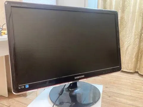 Монитор Samsung 24 дюйма