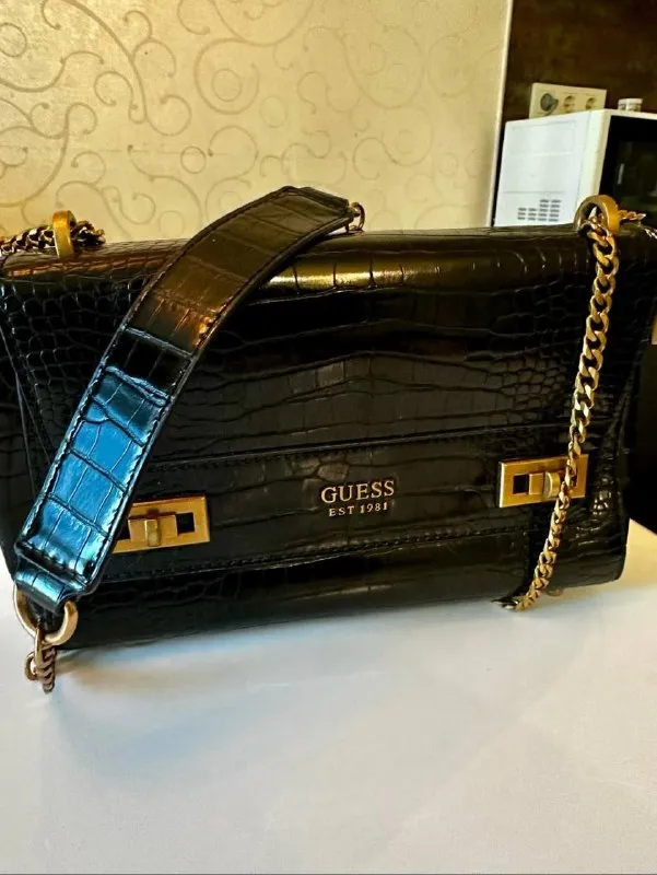 Сумочка Guess