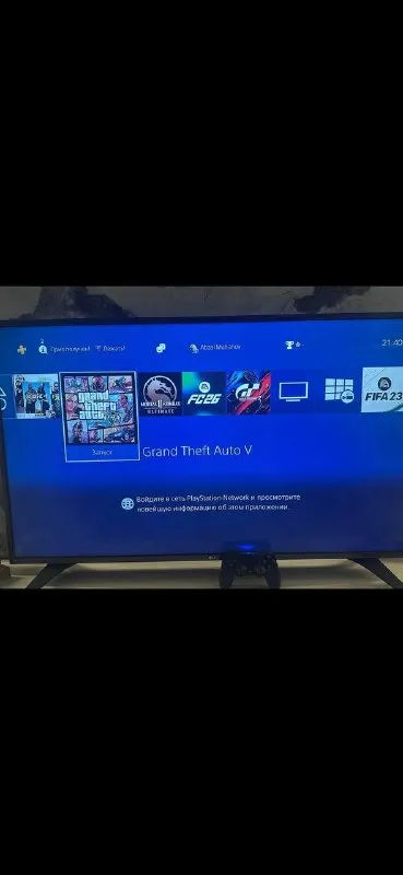 PS4 Slim 1TB + 2 геймпада + игры