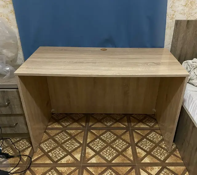 Стол — Батуми — 100 ₾