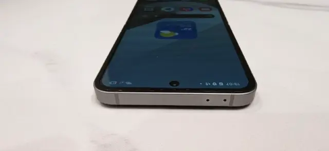 Samsung galaxy z flip 6 12/256 gb — Батуми — 1 300 ₾