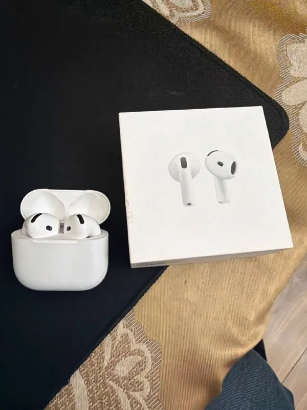 AirPods 4