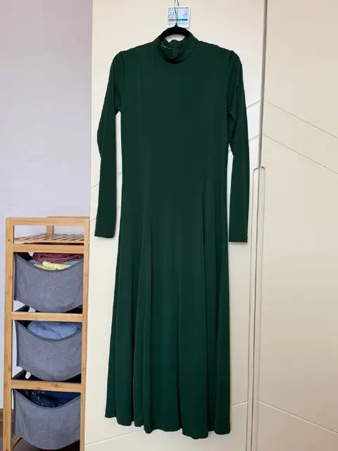 Платье изумрудного оттенка Zara — Тбилиси — 30 ₾