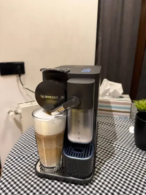 Капсульная кофемашина DeLonghi Lattissima One — Тбилиси — 400 ₾
