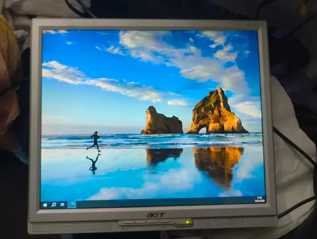 Acer AL1717 — Тбилиси — 20 ₾