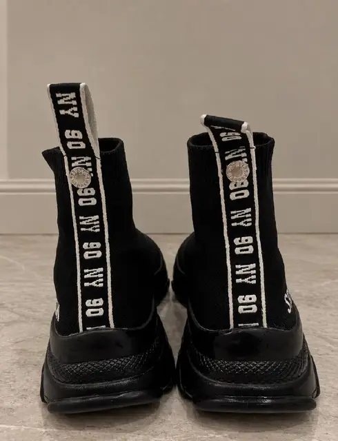 Steve Madden — Батуми — 50 ₾