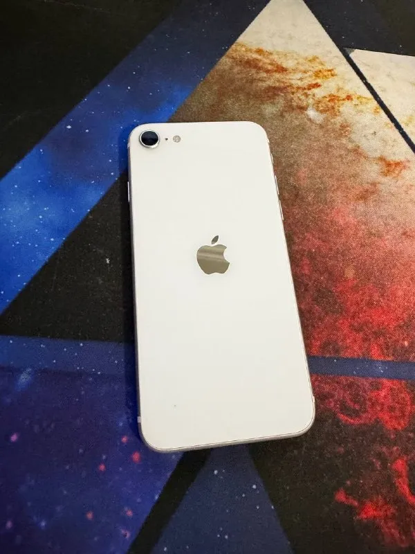Iphone SE 2020 на 128 гб