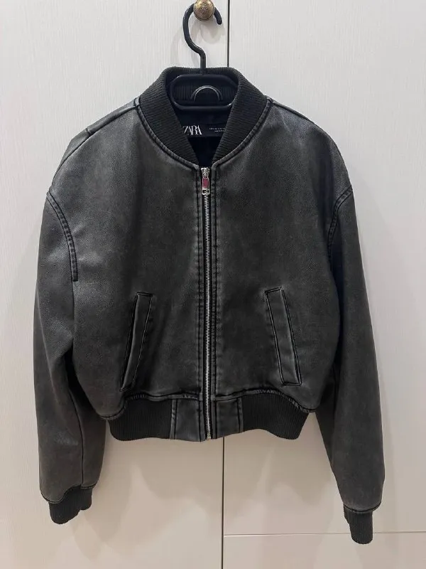 Кожаный бомбер Zara (винтажный эффект)