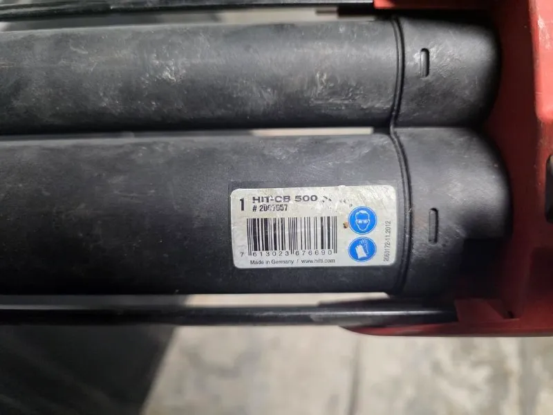 Hilti сликоновый пушка
