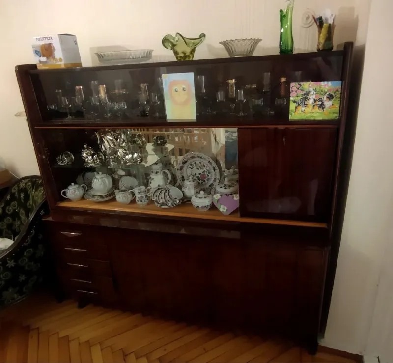 Советская полированная стенка