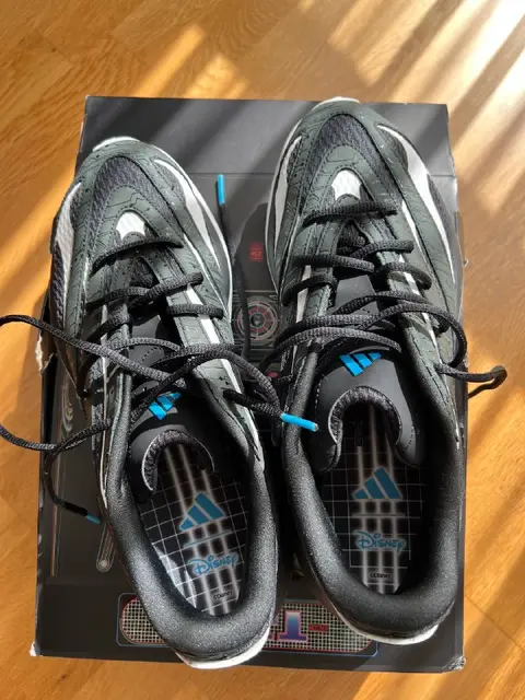 Мужские черные кроссовки adidas LIGHTBLAZE TRON ARES JR4898 — Стамбул — 2 000 ₺