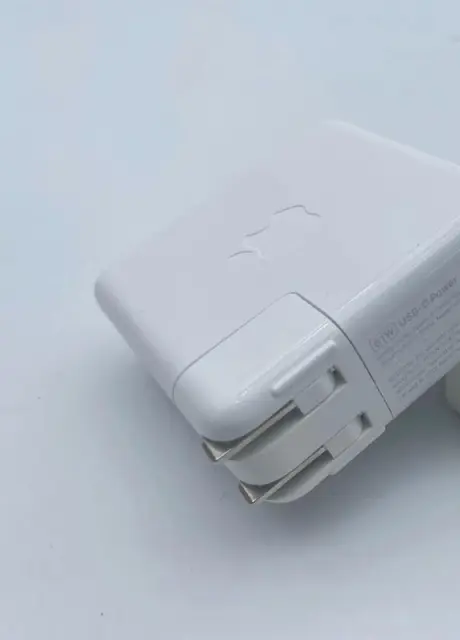 Apple 61W USB-C Adapter Charger For Apple MacBook — Ереван — 9 000 ֏