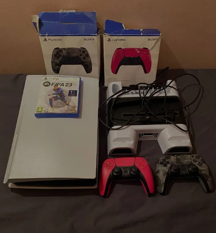 2 комплекта PlayStation 5 с дисководом