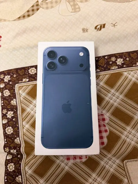 IPhone 17 Pro Max 256 ГБ синий eSIM — Батуми — 3 200 ₾