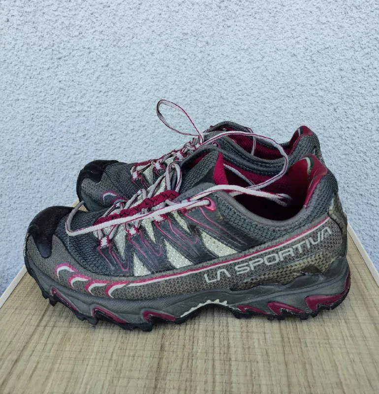 Лёгкие трекинговые кроссовки La Sportiva