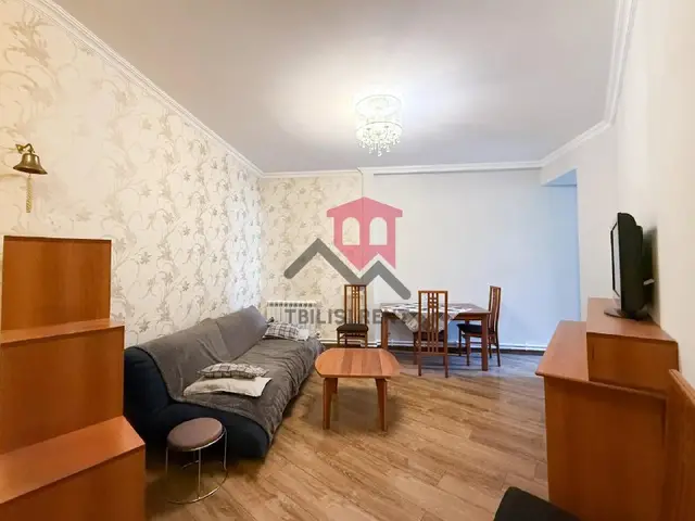 Сдается просторная квартира в историческом доме — Тбилиси — 1 200 $
