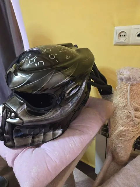 Шлем Predator — Тбилиси — 200 $