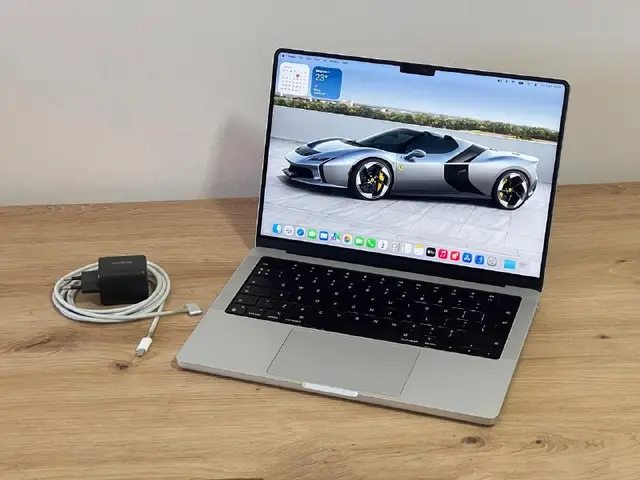 Apple MacBook Pro 14» (2021) Silver — Белград — 1 200 €