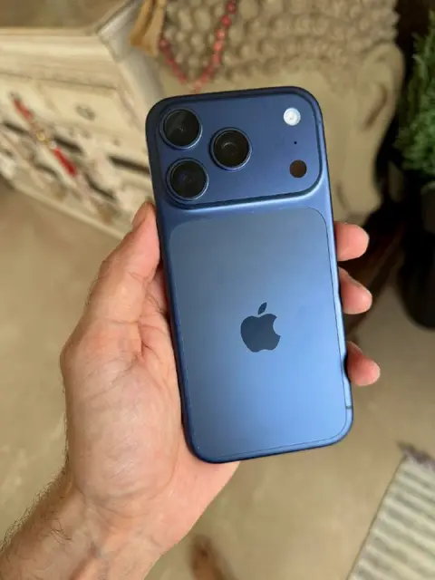 IPhone 17 Pro — Ереван — 320 000 ֏