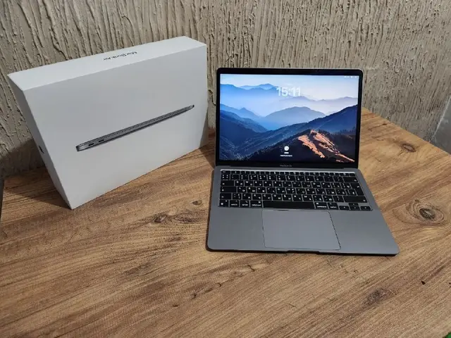 Macbook Air M1 2020 8/256 — Батуми — 1 300 ₾
