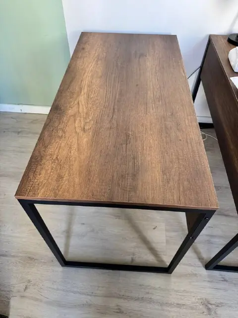Офисный стол — Батуми — 150 ₾