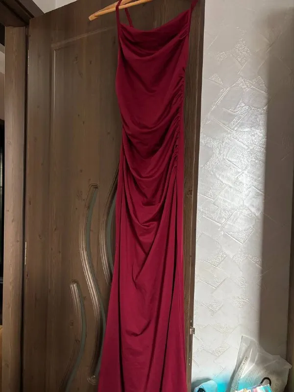 Красное платье xs