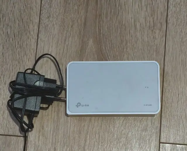 Свитч TP-Link TL-SF1008D, 8 портов 10/100 Мбит/с, с блоком питания — Тбилиси — 50 ₾