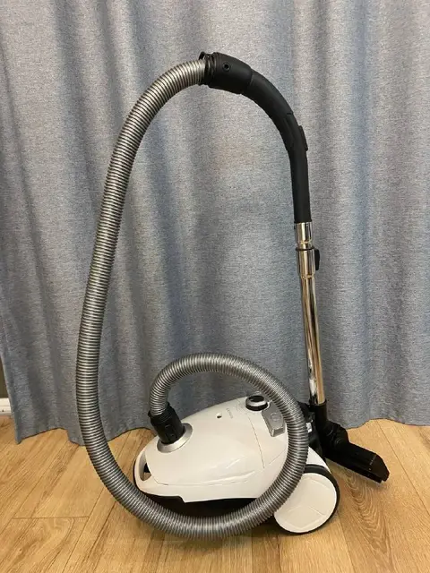 Мощный немецкий пылесос — Батуми — 120 ₾