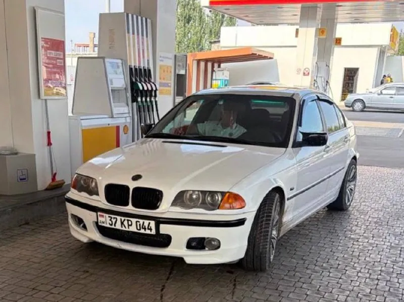 2001 г