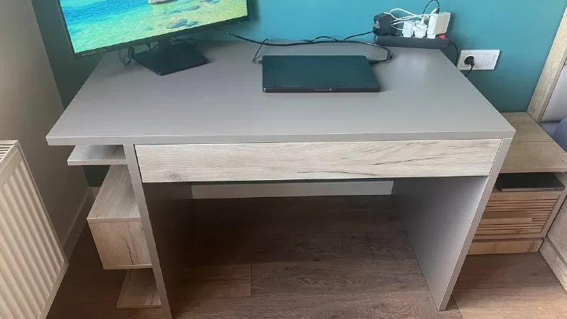 Стол