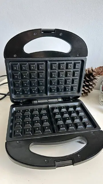 Вафельница — Батуми — 50 ₾