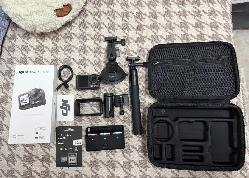 DJI Osmo Action 5 Pro Adventure Combo