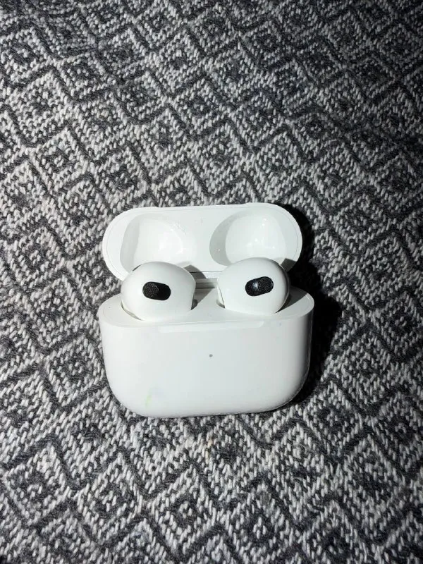 AirPods 3