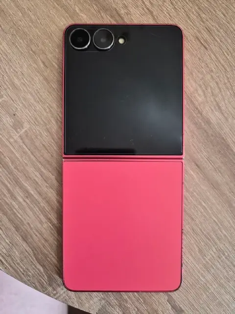 Samsung galaxy z flip 7 256gb — Батуми — 1 790 ₾