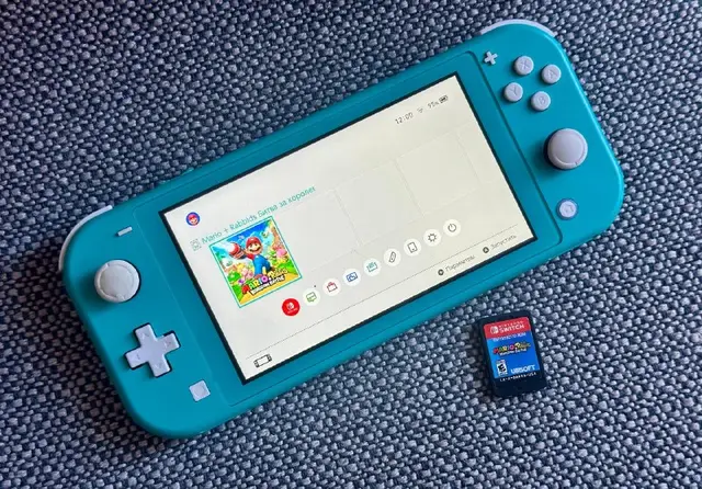 Nintendo Switch Lite с картриджем Марио — Тбилиси — 220 ₾