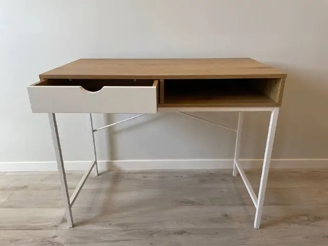 Письменный рабочий стол Jysk TRAPPEDAL 48×95 1 drawer oak color/white — Тбилиси — 150 ₾