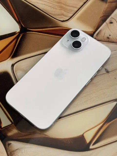 Iphone 15 голубой 256 gb — Батуми — 1 200 ₾