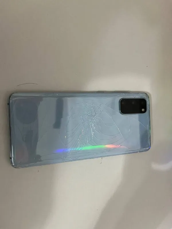 Телефон samsung s20 на запчасти