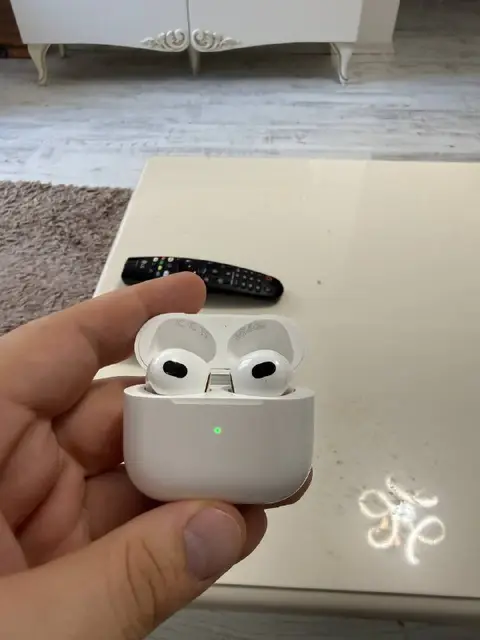 AirPods 4 с активным шумоподавлением (ANC) — Анталия — 6 000 000 ₺
