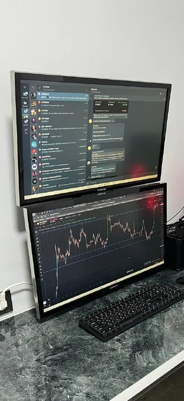 2 монитора Samsung U28E590D