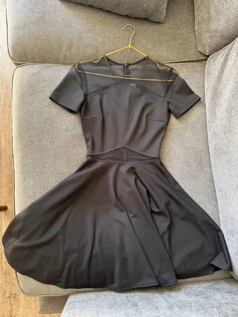 Маленькое черное платье — Батуми — 10 ₾
