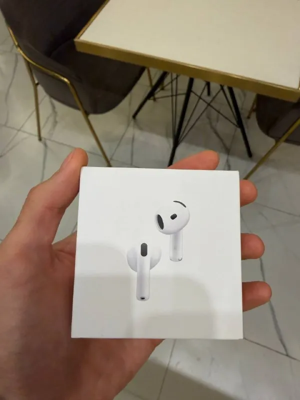 AirPods 5 with Wireless Charging Case