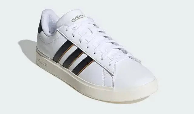 Adidas, Reebok — Yerevan — 30,000 ֏