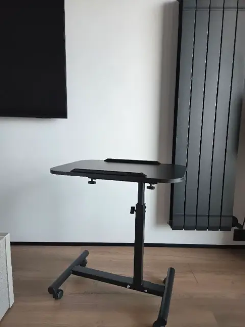 Столик для ноутбука — Батуми — 100 ₾