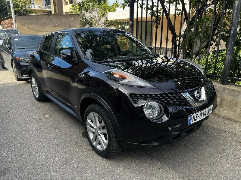 Nissan Juke SV 2015
