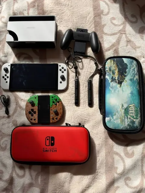 Nintendo Switch OLED — Белград — 230 €