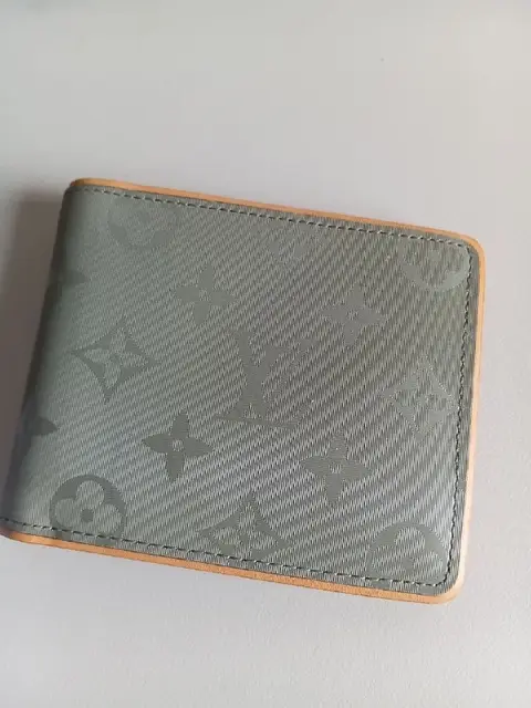 Кошелёк Louis Vuitton — Тбилиси — 15 ₾