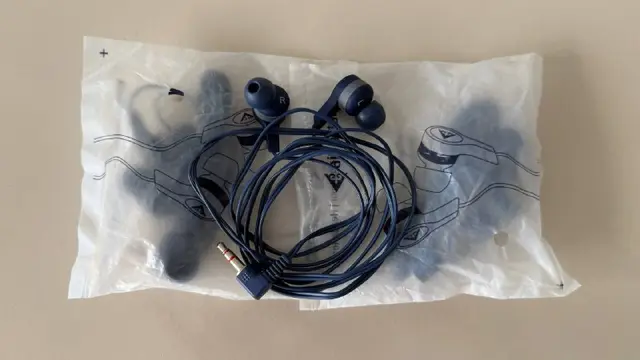 Наушники — Батуми — 10 ₾
